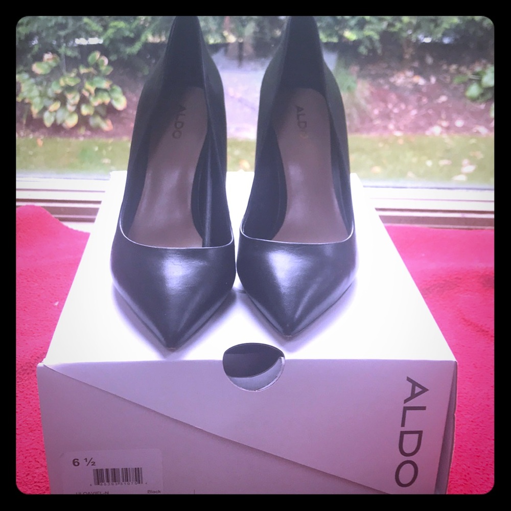 Black Aldo pumps - worn one time!